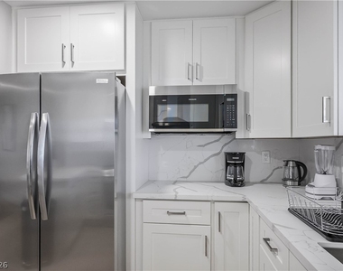 6990 W Richmar Avenue - Photo Thumbnail 16