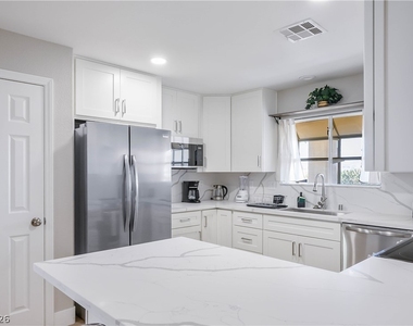 6990 W Richmar Avenue - Photo Thumbnail 14