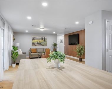 6990 W Richmar Avenue - Photo Thumbnail 8