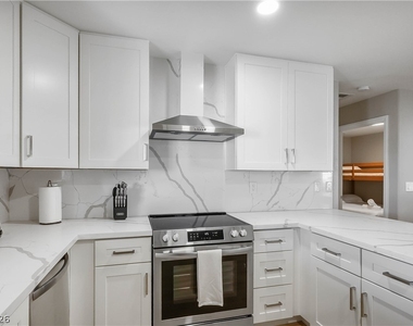6990 W Richmar Avenue - Photo Thumbnail 15