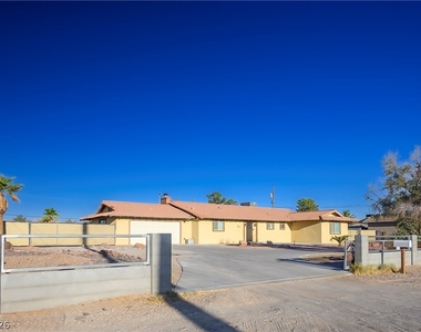 7435 Rogers Street - Photo Thumbnail 5