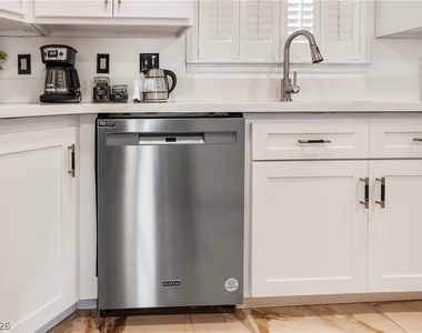 7435 Rogers Street - Photo Thumbnail 9
