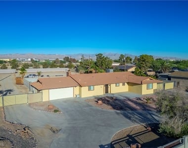 7435 Rogers Street - Photo Thumbnail 2