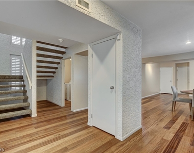 3223 Pinehurst Drive - Photo Thumbnail 21