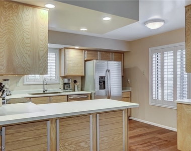 3223 Pinehurst Drive - Photo Thumbnail 15