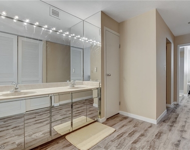 3223 Pinehurst Drive - Photo Thumbnail 35