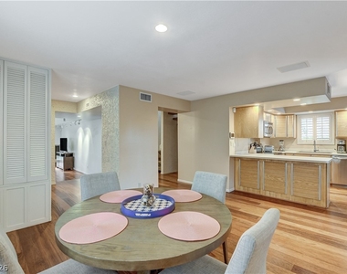 3223 Pinehurst Drive - Photo Thumbnail 10