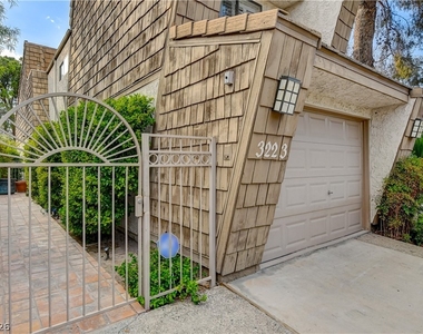 3223 Pinehurst Drive - Photo Thumbnail 3