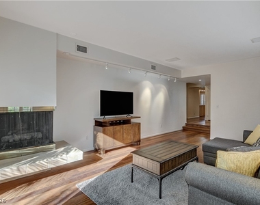 3223 Pinehurst Drive - Photo Thumbnail 28