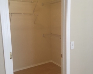8904 Pennystone Avenue - Photo Thumbnail 6