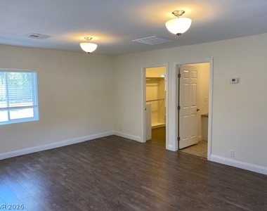 2047 Westwind Road - Photo Thumbnail 13