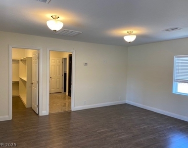 2047 Westwind Road - Photo Thumbnail 12