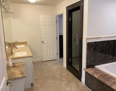 2047 Westwind Road - Photo Thumbnail 14