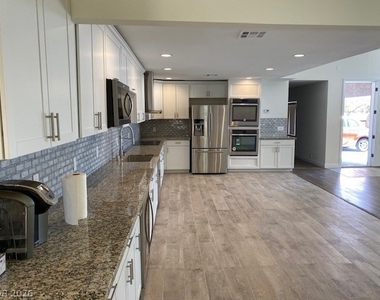 2047 Westwind Road - Photo Thumbnail 8