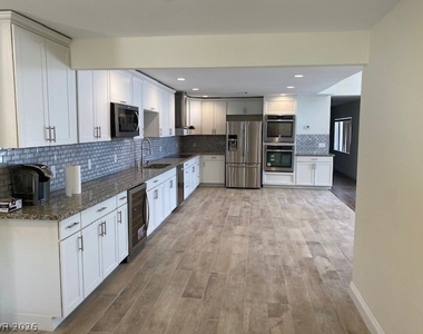 2047 Westwind Road - Photo Thumbnail 7