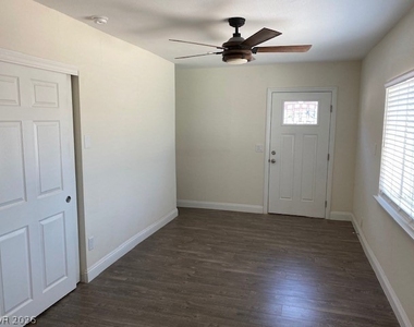 2047 Westwind Road - Photo Thumbnail 10