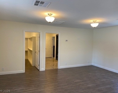 2047 Westwind Road - Photo Thumbnail 11