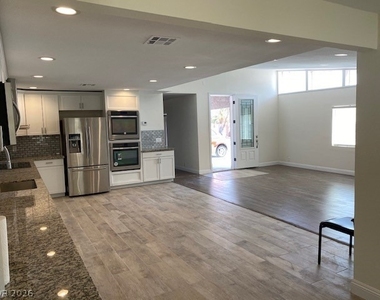 2047 Westwind Road - Photo Thumbnail 9