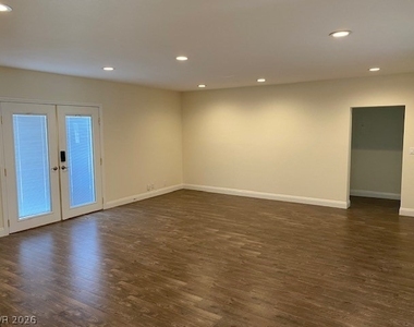 2047 Westwind Road - Photo Thumbnail 20