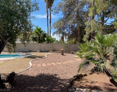 2047 Westwind Road - Photo Thumbnail 30