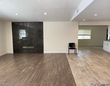 2047 Westwind Road - Photo Thumbnail 6