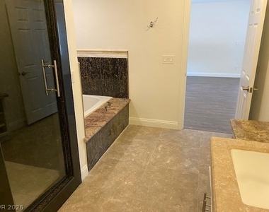 2047 Westwind Road - Photo Thumbnail 17