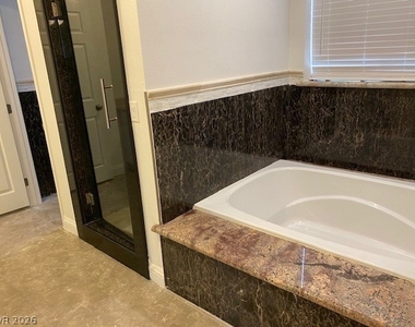 2047 Westwind Road - Photo Thumbnail 15