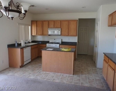 5613 Clotidle Soupert Court - Photo Thumbnail 2
