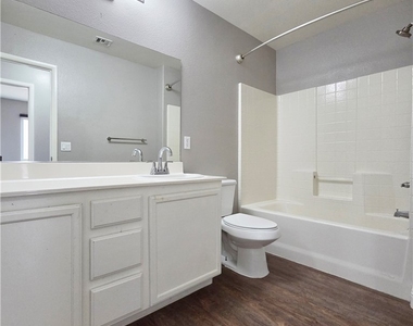 9946 Burton Lake Court - Photo Thumbnail 20