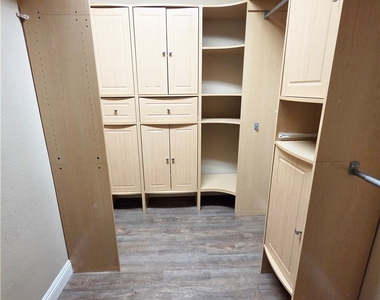 9946 Burton Lake Court - Photo Thumbnail 26