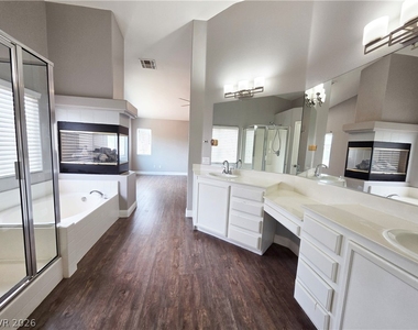 9946 Burton Lake Court - Photo Thumbnail 28
