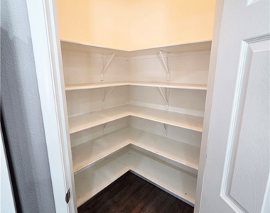 9946 Burton Lake Court - Photo Thumbnail 11