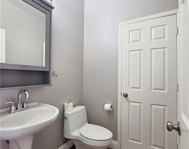 9946 Burton Lake Court - Photo Thumbnail 19
