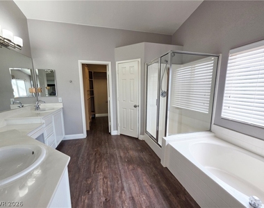 9946 Burton Lake Court - Photo Thumbnail 27