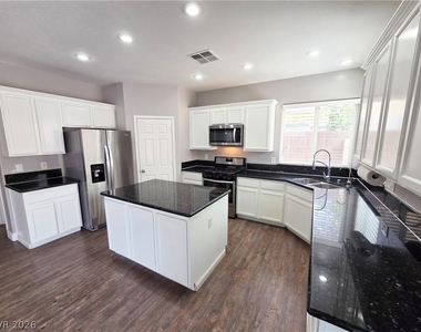 9946 Burton Lake Court - Photo Thumbnail 13