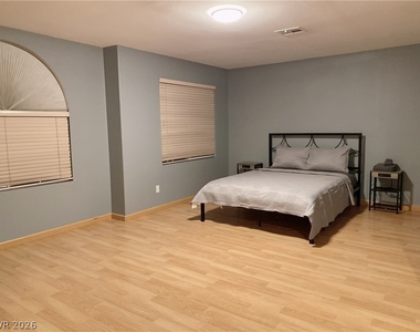 3542 Great Bear Street - Photo Thumbnail 7