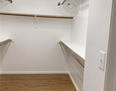 3542 Great Bear Street - Photo Thumbnail 6