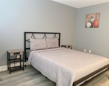 3542 Great Bear Street - Photo Thumbnail 10