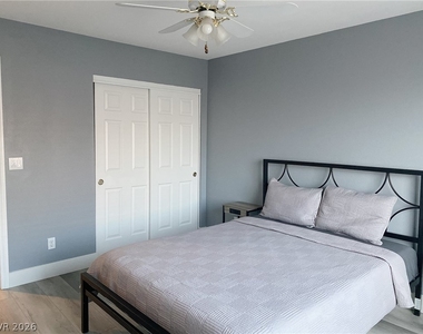 3542 Great Bear Street - Photo Thumbnail 11
