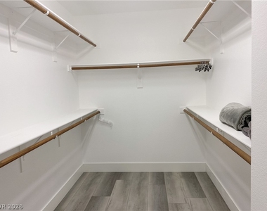 3542 Great Bear Street - Photo Thumbnail 8