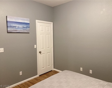 3542 Great Bear Street - Photo Thumbnail 5