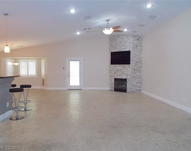 8317 Jeremiahs Lodge Avenue - Photo Thumbnail 9