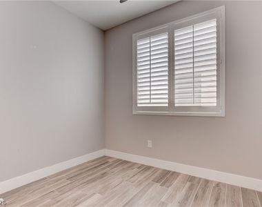 9020 Nopah Peak Court - Photo Thumbnail 12