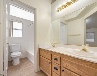 9829 Panorama Cliff Drive - Photo Thumbnail 12