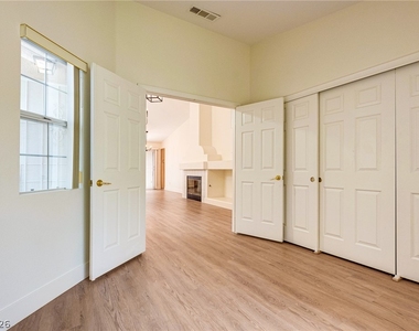 9829 Panorama Cliff Drive - Photo Thumbnail 7