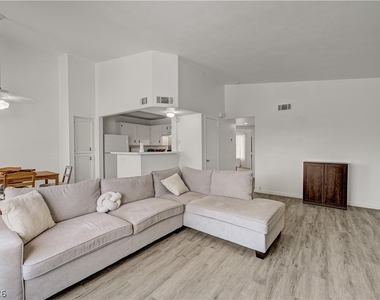 8450 Alta Drive - Photo Thumbnail 7