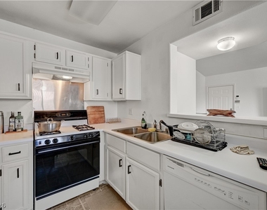 8450 Alta Drive - Photo Thumbnail 14