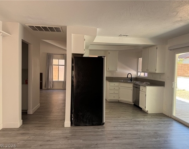 2507 Berwick Court - Photo Thumbnail 5