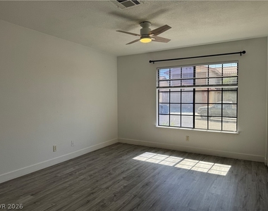 2507 Berwick Court - Photo Thumbnail 9