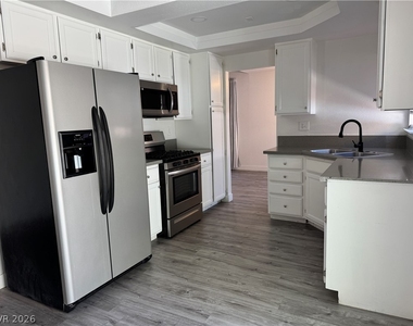2507 Berwick Court - Photo Thumbnail 6